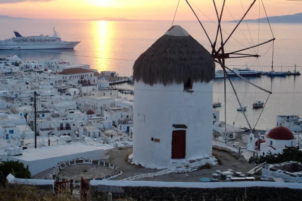 Luxury villas to rent Mykonos: The advantages