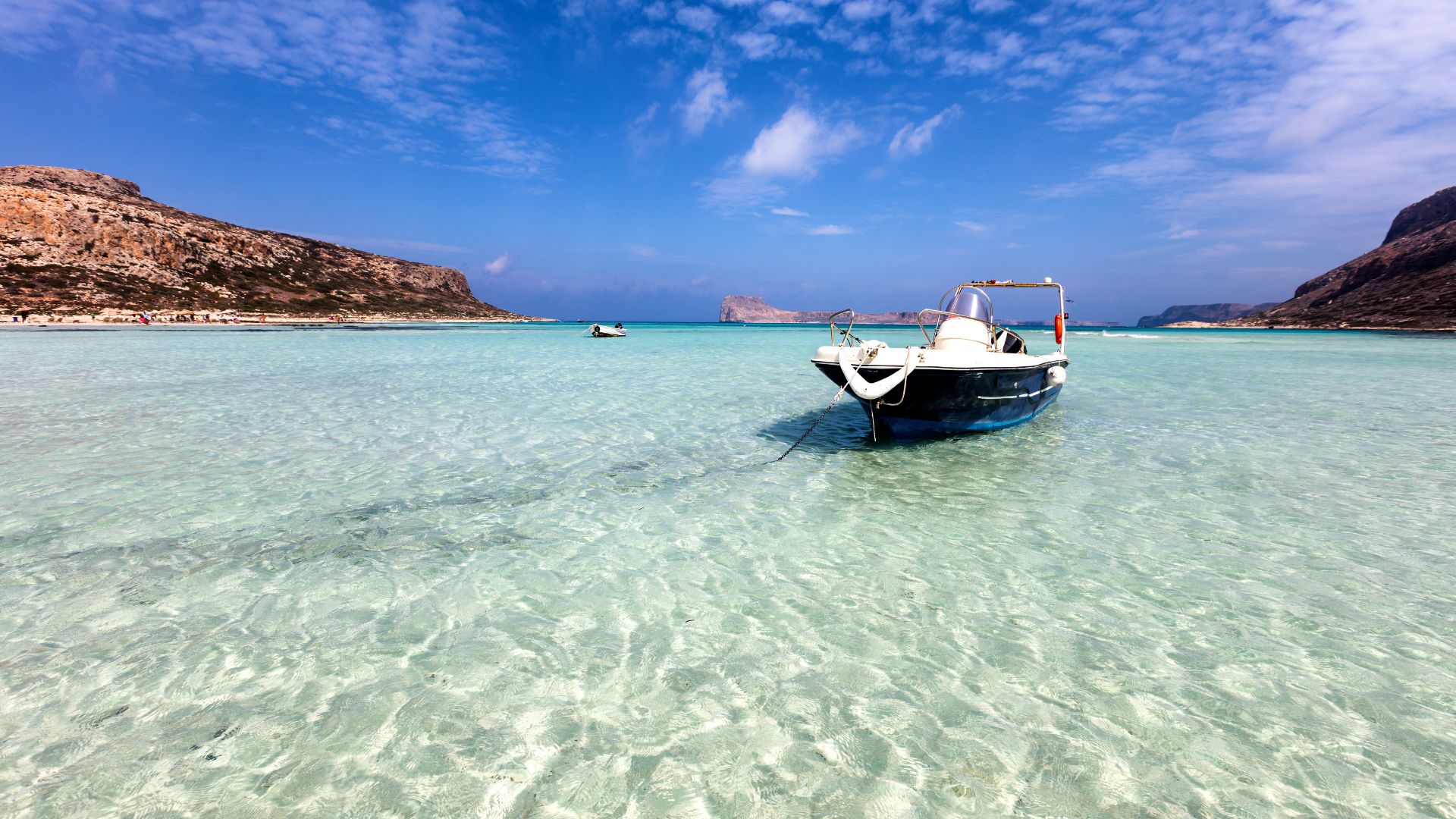 Beachfront villas in Crete: Unwind in Paradise