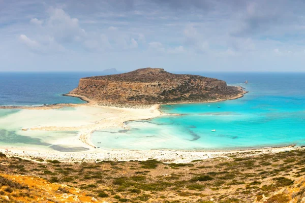 Villas with pools in Crete: Discover the Paradise