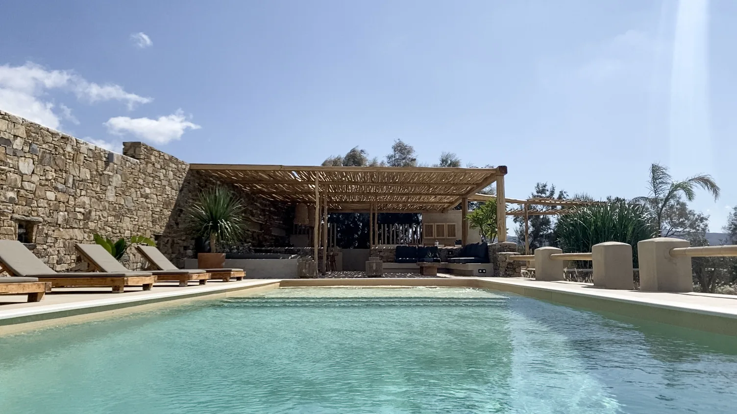 Villa Omicron
