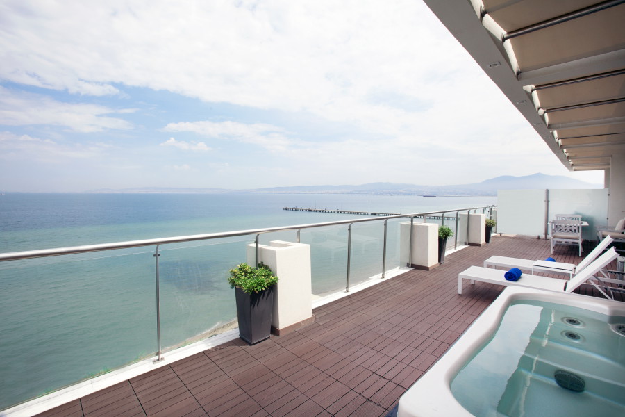 Seagull suite COCO-MAT with panoramic sea view
